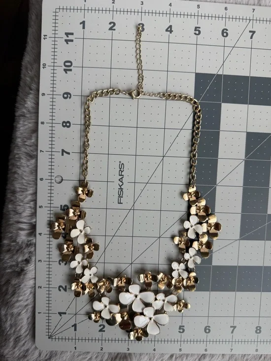 Fashion Elegant Gold & White Enameled Floral Bib 16” + 3” Extension Necklace - Picture 9 of 17